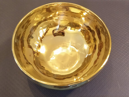 Singing Bowl Ishana, black and gold