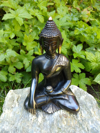 Buddha 15 cm.  "touching the earth" -sale